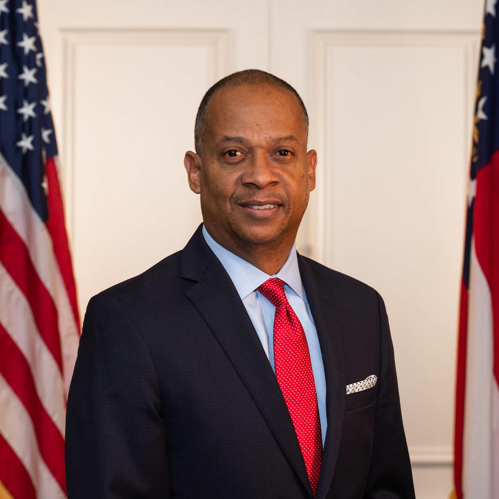 Dallas Smith Headshot